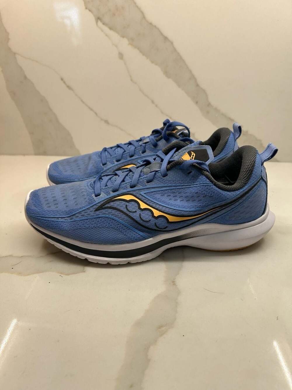Saucony Kinvara 13 Women's Running Shoes Blue and Gold ( Size: 10)
